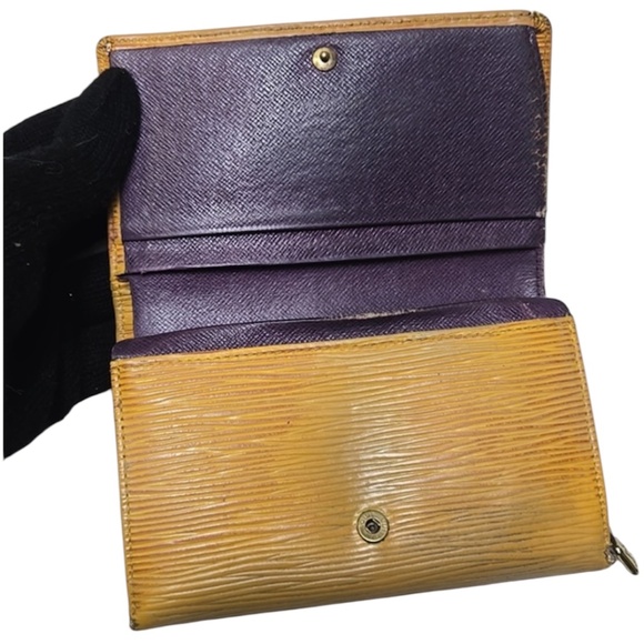 Authentic Elise Epi Louis Vuitton Yellow Leather Wallet with Snap Closure - Picture 5 of 15